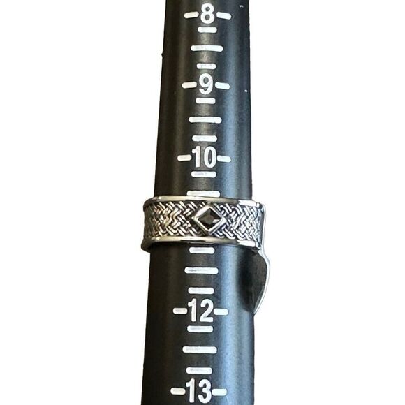 NWOT Size 11 Celtic square band with black enamel inlay - Picture 4 of 4